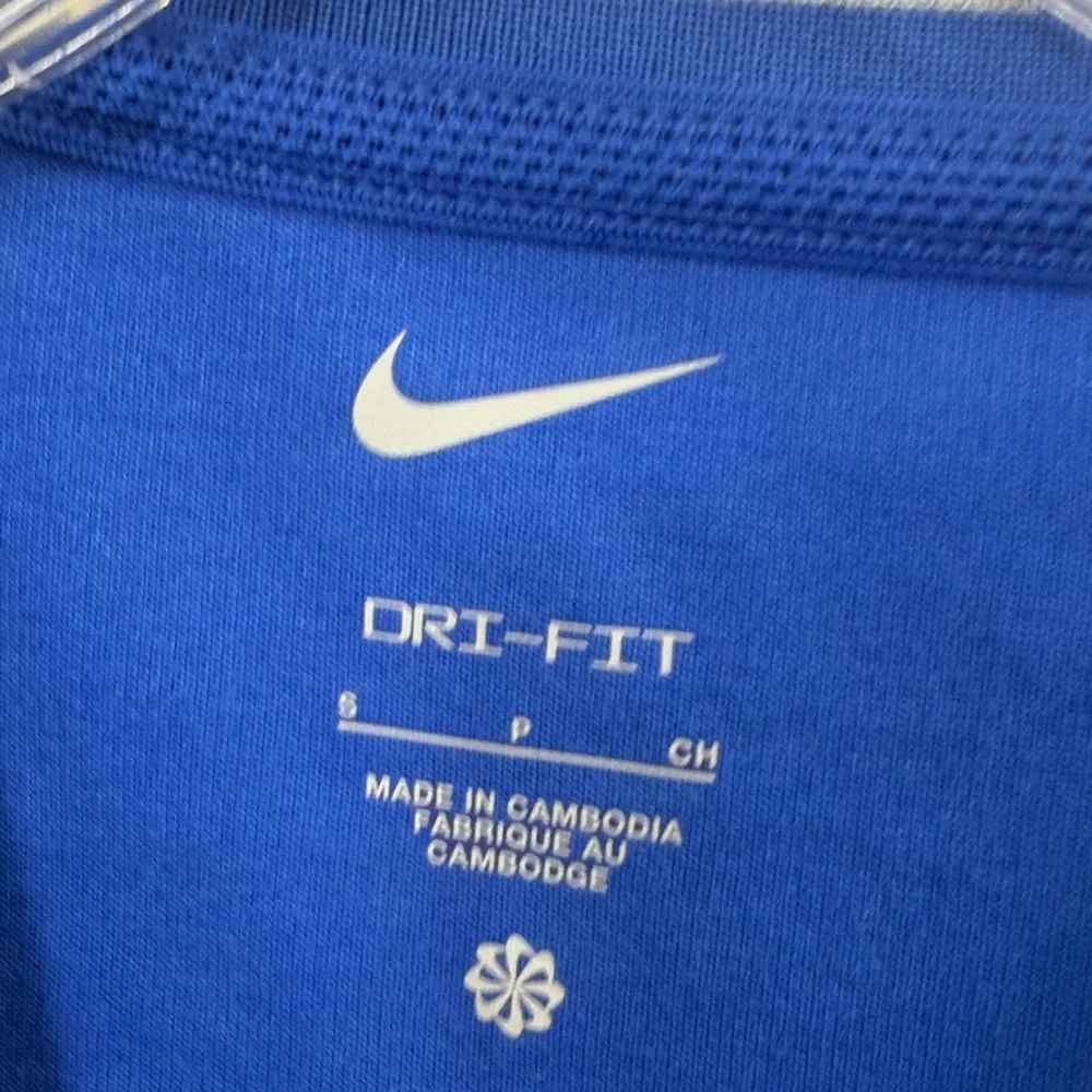 Nike Women’s Blue gray golf 1/4 zip mock neck pull over size small. NWT. Logo.